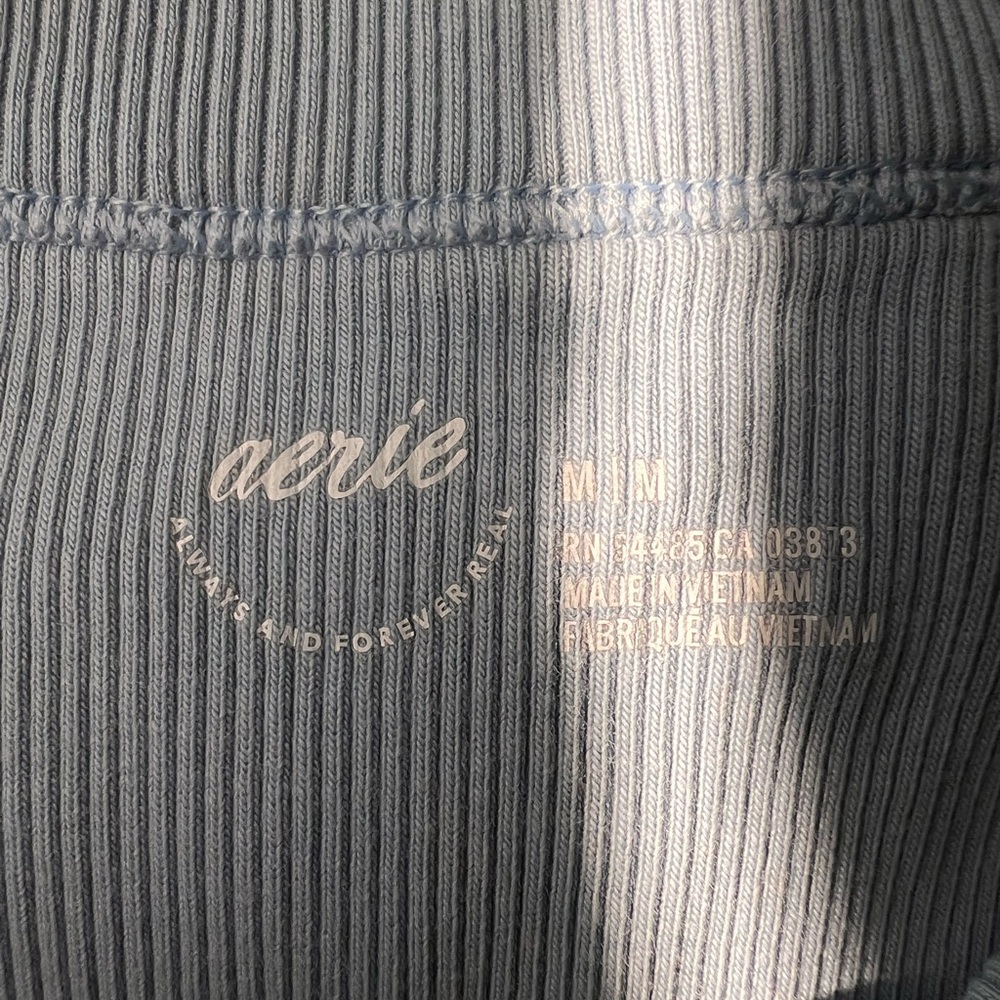 Sleeveless Ribbed Blue Top - Picture 2 of 3